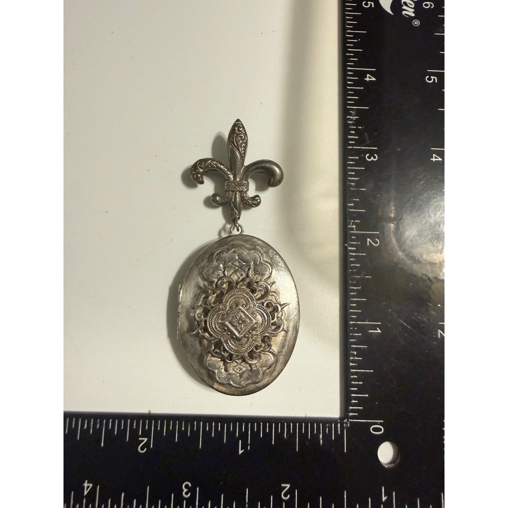 Vintage Fleur De Lis Oval Locket Brooch Silver Tone Ornate Photo Pendant Pin